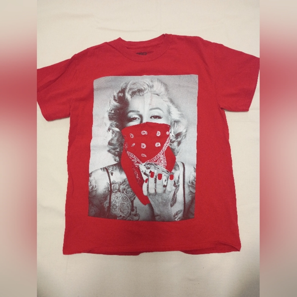 Propper Tees Wild Bobby Marilyn Tattooed Face Red Bandana Men's Graphic Size M